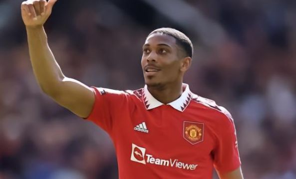 篮球湖人官宣老将复出，防守端迎来补强